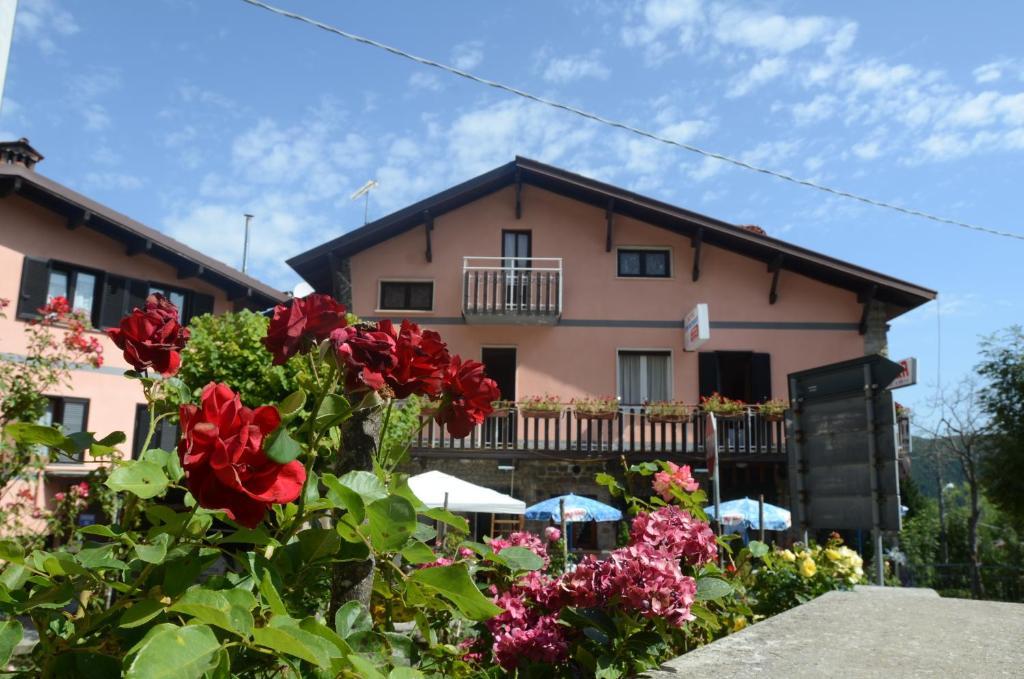 Albergo Ristorante Da Piercarlo Brallo Di Pregola Zewnętrze zdjęcie